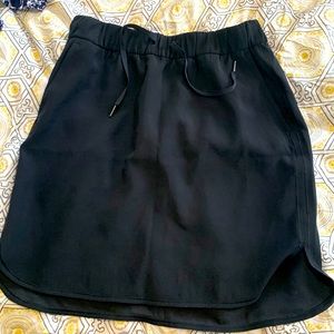 Black lululemon skirt size 10